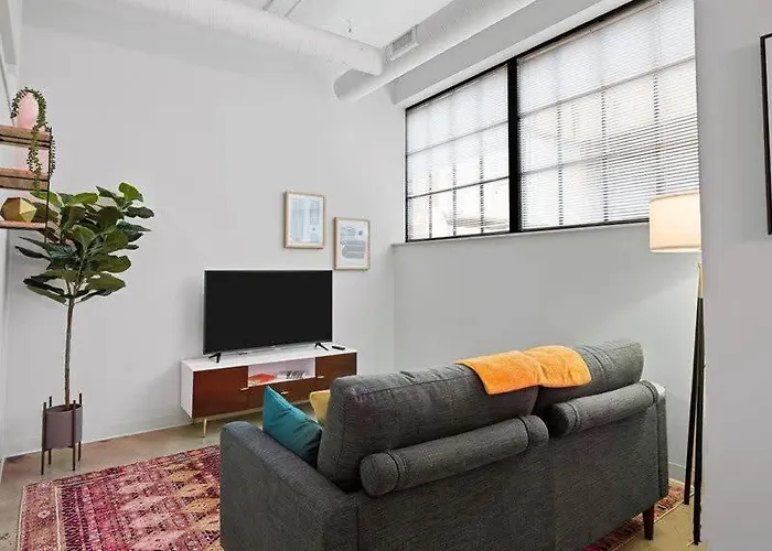 Cozysuites Roomy 1br, Downtown *