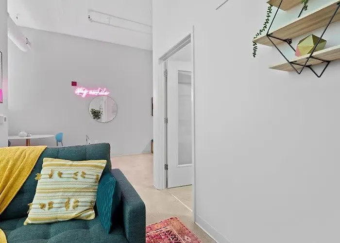 Cozysuites Roomy 1br, Downtown