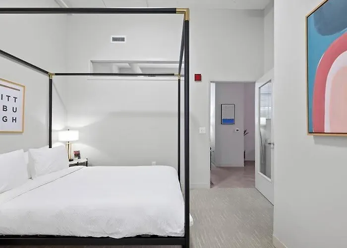 Cozysuites Roomy 1br, Downtown Apartment *